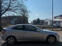 Gebraucht Mercedes C200 122 PS (89 kW) 2004 Silber Kleinwagen