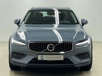Gebraucht Volvo V60 CC Ultimate 197 PS (144 kW) 2023 Thunder grey Kombi