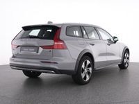 Gebraucht Volvo V60 CC Plus 197 PS (144 kW) 2023 Vapour grey / metallic Kombi