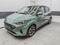 Neu Hyundai i10 Premium 79 PS (58 kW) 2025 Mangrove green mg2 Kleinwagen