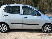 Gebraucht Hyundai i10 69 PS (50 kW) 2013 Silber Kleinwagen