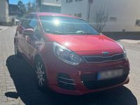 Gebraucht Kia Rio 90 PS (66 kW) 2016 Rot Kleinwagen