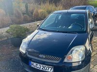 Gebraucht Ford Fiesta Ambiente 60 PS (44 kW) 2007 Blau Kleinwagen