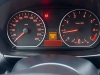 Gebraucht BMW 116 122 PS (89 kW) 2010 Weiß Kleinwagen