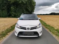 Gebraucht Toyota Verso 124 PS (91 kW) 2013 Weiß Van / Kleinbus