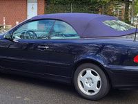 Gebraucht Mercedes CLK320 Elegance 218 PS (160 kW) 2002 Blau Cabrio
