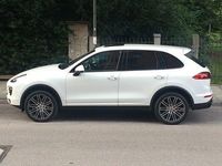 Second-hand Porsche Cayenne 299 CP (219 kW) 2015 Alb SUV