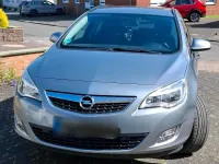 Gebraucht Opel Astra 140 PS (102 kW) 2012 Grau Kombi
