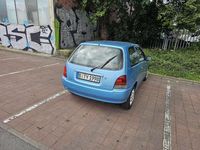 Gebraucht Toyota Starlet 75 PS (55 kW) 1997 Blau Kleinwagen