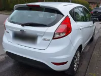 Gebraucht Ford Fiesta 95 PS (69 kW) 2012 Weiß Kleinwagen