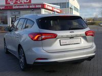 Gebraucht Ford Focus Titanium 120 PS (88 kW) 2018 Grau Kombi