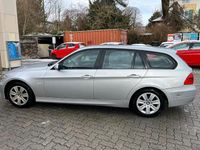 Gebraucht BMW 318 143 PS (105 kW) 2007 Silber Kombi