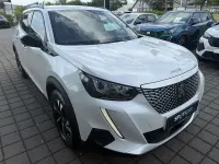 Gebraucht Peugeot 2008 Allure 100 kW (136 PS) 2023 Weiß SUV