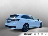 Gebraucht VW Passat Elegance 150 PS (110 kW) 2024 Weiß Kombi