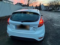 Gebraucht Ford Fiesta 82 PS (60 kW) 2009 Weiß Kleinwagen