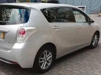 Gebraucht Toyota Verso Skyview Edition 147 PS (108 kW) 2016 Silber Van / Kleinbus