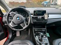 Gebraucht BMW 220 Advantage 190 PS (139 kW) 2016 Rot Van / Kleinbus