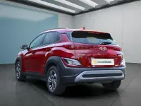 Gebraucht Hyundai Kona 141 PS (103 kW) 2022 Rot SUV