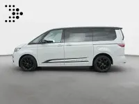 Gebraucht VW Multivan Life 150 PS (110 kW) 2024 Candyweiß Van / Kleinbus