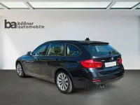 Gebraucht BMW 330 Sport Line 258 PS (189 kW) 2019 Saphirschwarz Kombi
