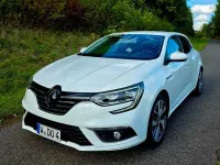 Gebraucht Renault Mégane Bose Edition 132 PS (97 kW) 2017 Weiß Limousine