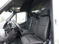 Używany Mercedes Sprinter 170 KM (125 kW) 2021 Biały Van