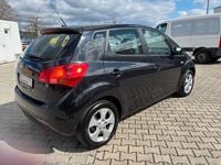 Gebraucht Kia Venga 90 PS (66 kW) 2015 Schwarz Kleinwagen