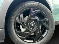 Neu Hyundai Bayon Blackline 90 PS (66 kW) 2026 Gruen SUV