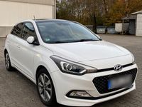 Gebraucht Hyundai i20 Intro Edition 84 PS (61 kW) 2015 Weiß Kleinwagen