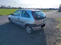 Używany Opel Corsa 90 KM (66 kW) 2002 Srebrny Hatchback