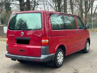 Gebraucht VW Caravelle 131 PS (96 kW) 2007 Rot Van / Kleinbus