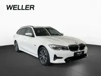 Używany BMW 330e Shadowline 292 KM (214 kW) 2022 Biały Kombi