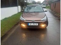 Gebraucht Hyundai i20 Trend 84 PS (61 kW) 2017 Braun Limousine