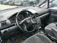 Second-hand VW Sharan 115 CP (84 kW) 2003 Argintiu Monovolum