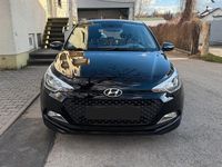 Gebraucht Hyundai i20 Classic 75 PS (55 kW) 2017 Schwarz Kleinwagen