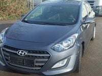 Gebraucht Hyundai i30 Passion 101 PS (74 kW) 2017 Grau Kombi