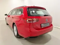 Gebraucht VW Passat Business 122 PS (89 kW) 2023 Tornadorot Kombi