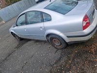 Second-hand VW Passat 101 CP (74 kW) 2001 Gri Berlinǎ