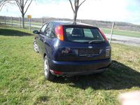 Gebraucht Ford Focus Ambiente 101 PS (74 kW) 2000 Blau Limousine