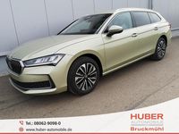 Neu Skoda Superb Selection 193 PS (141 kW) 2025 Ice tea yellow metallic Kombi