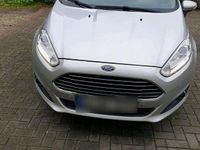 Gebraucht Ford Fiesta 95 PS (69 kW) 2016 Silber Limousine