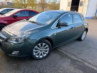 Gebraucht Opel Astra 125 PS (91 kW) 2010 Grün Kleinwagen
