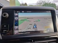 Gebraucht Peugeot 208 82 PS (60 kW) 2017 Schwarz Kleinwagen