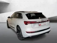 Gebraucht Audi e-tron S-Line 300 kW (408 PS) 2023 Gletscherweiß metallic SUV