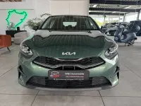 Gebraucht Kia Ceed 160 PS (117 kW) 2024 Grün Kleinwagen