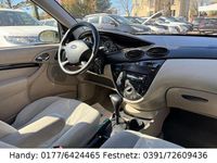 Gebraucht Ford Focus Ghia 131 PS (96 kW) 2003 Silber Limousine