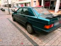 Gebraucht Mercedes 190 120 PS (88 kW) 1983 Grün Limousine