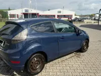 Second-hand Ford Fiesta Trend 92 CP (67 kW) 2012 Albastru Hatchback