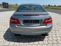 Gebraucht Mercedes E350 AMG line 292 PS (214 kW) 2009 Silber Coupé