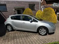 Gebraucht Opel Astra 100 PS (73 kW) 2010 Grau Limousine